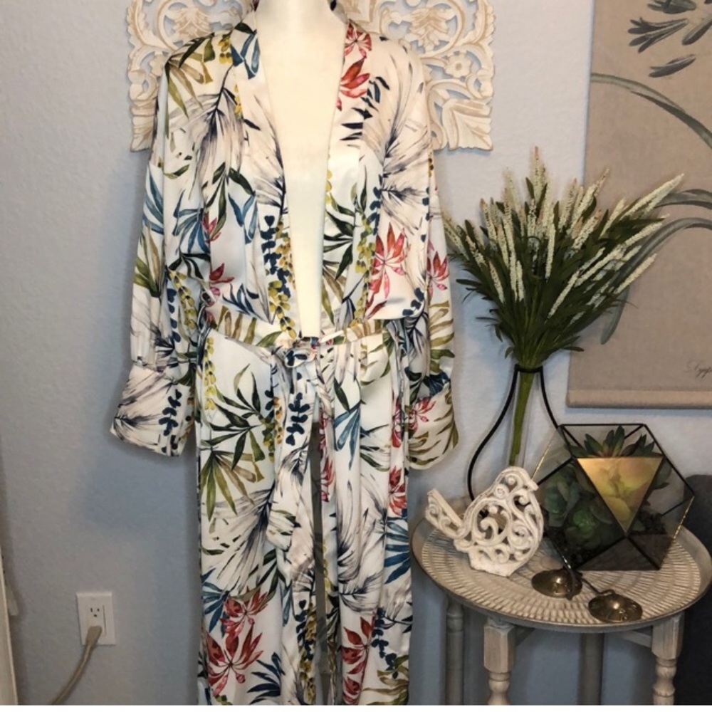 Zara floral robe ❤️
